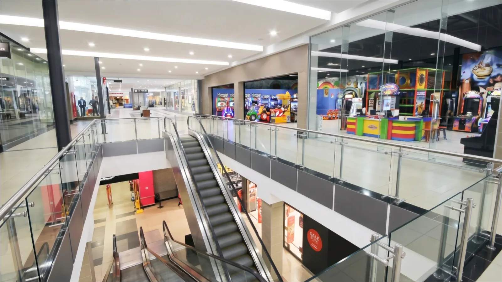 Shopping centers & leisure destinations